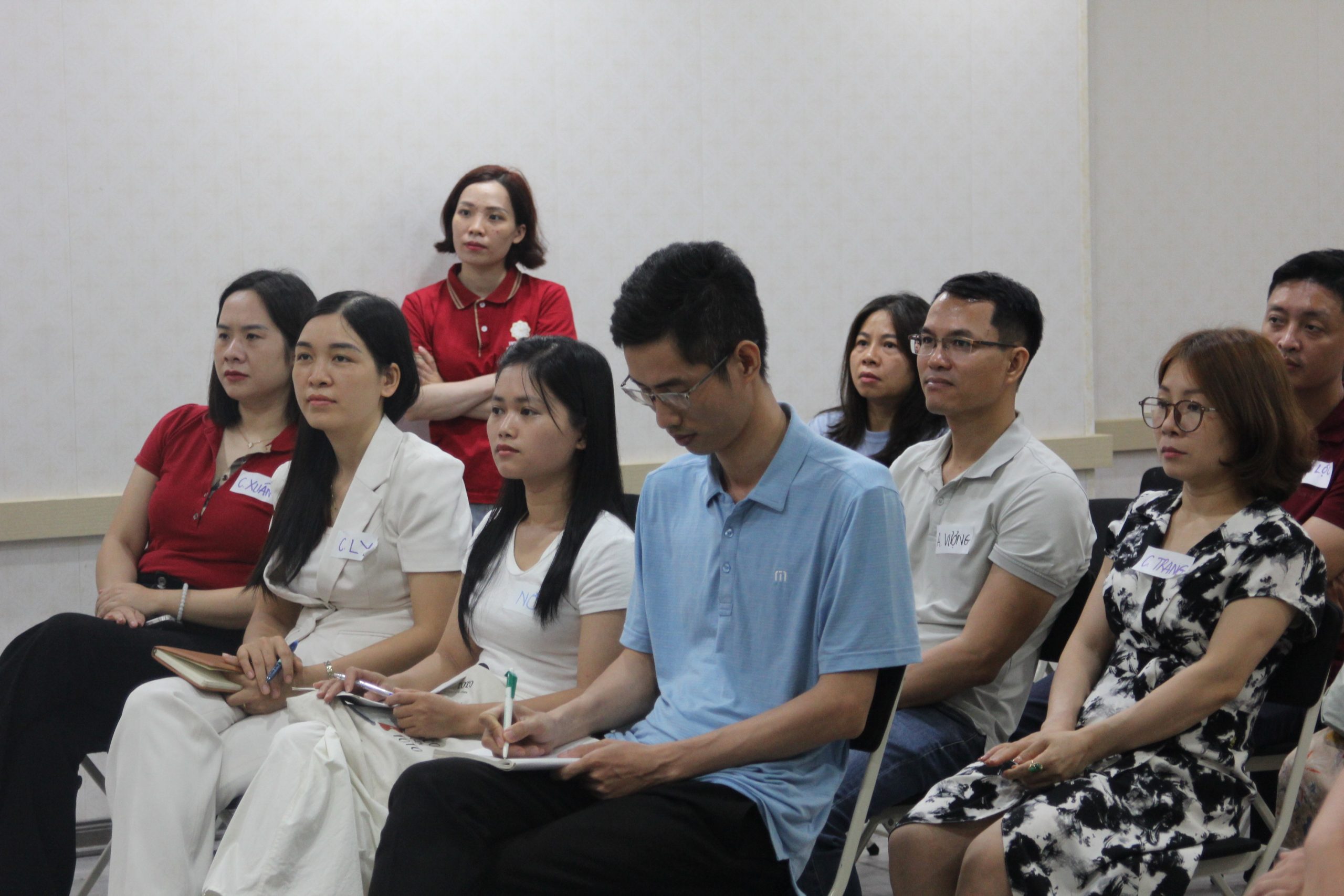 Cha mẹ nhìn lại chính mình trong hành trình dạy con