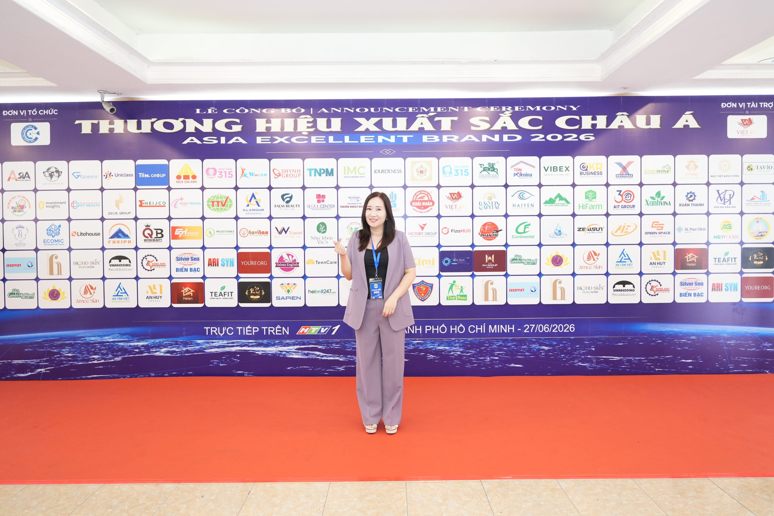 Cô Thu Lê đại diện Học viện Kim Cương tại sự kiện