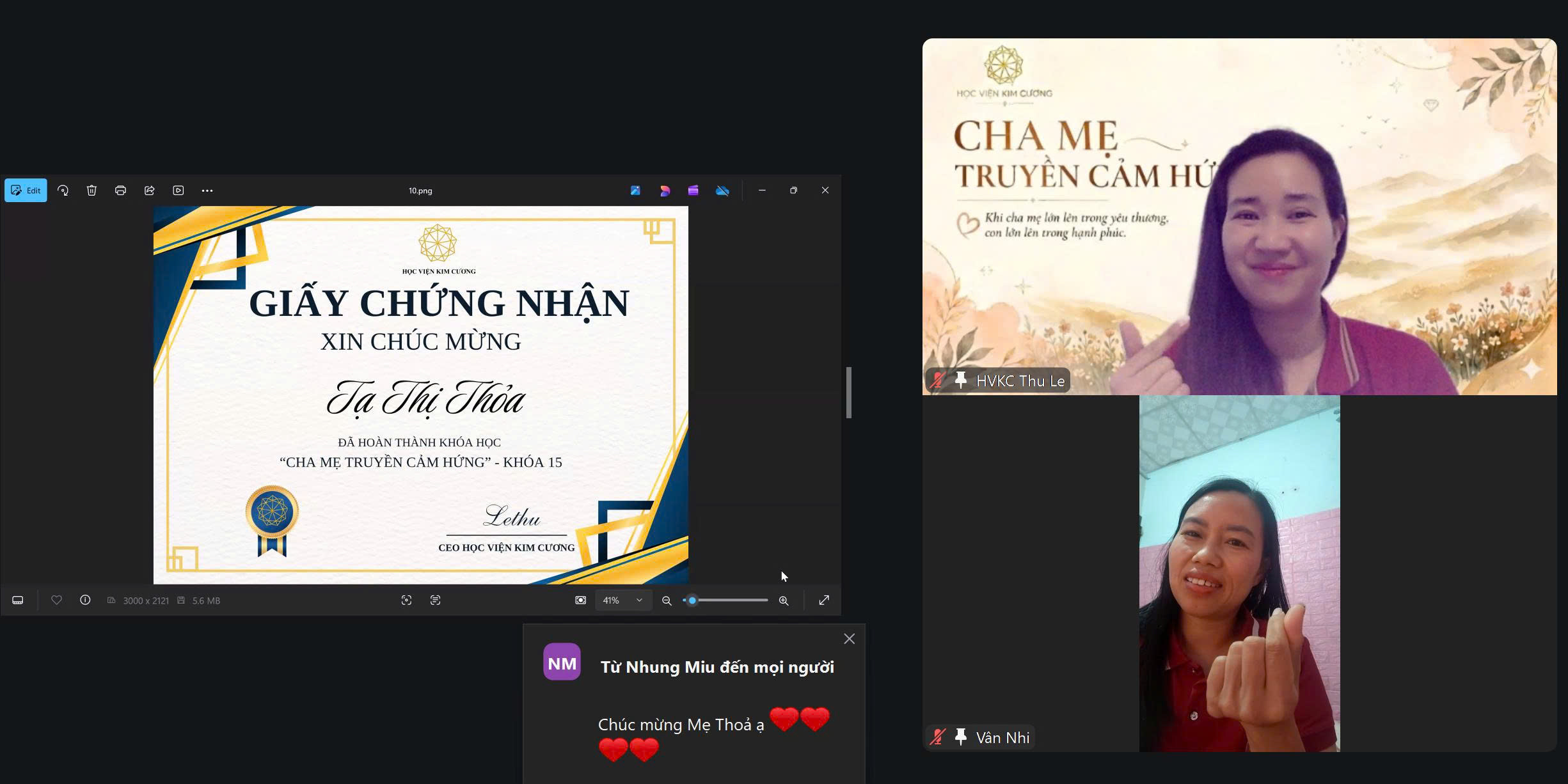 Học viên nhận giấy chứng nhận khóa Cha Mẹ Truyền Cảm Hứng qua Zoom
